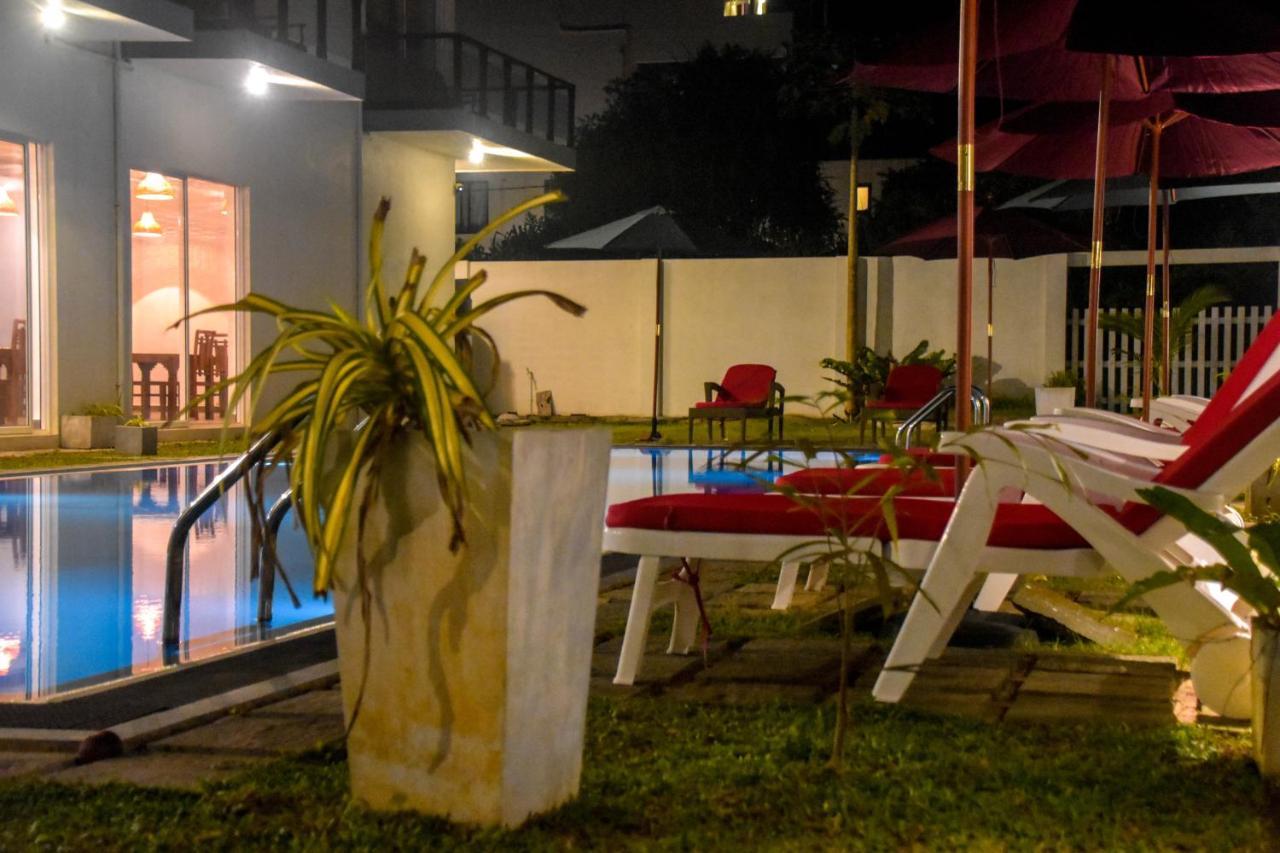 Ara Beach Resort Mirissa Buitenkant foto
