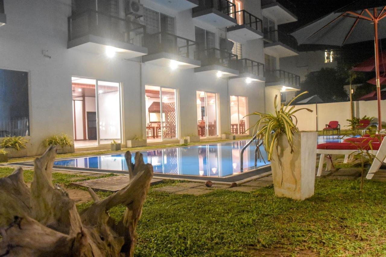 Ara Beach Resort Mirissa Buitenkant foto
