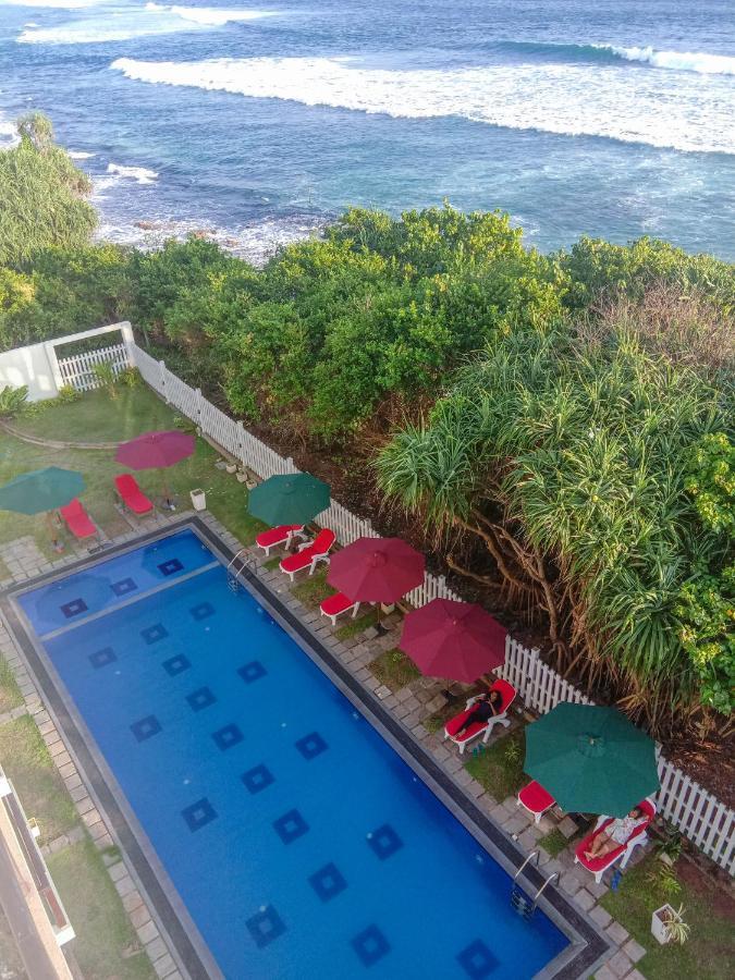 Ara Beach Resort Mirissa Buitenkant foto