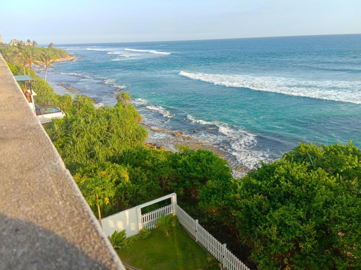 Ara Beach Resort Mirissa Buitenkant foto