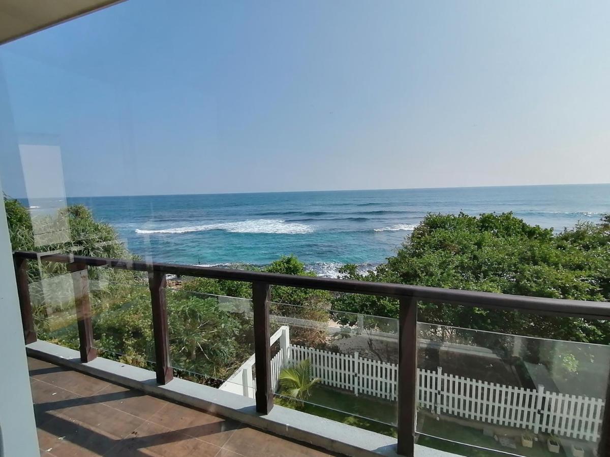 Ara Beach Resort Mirissa Buitenkant foto