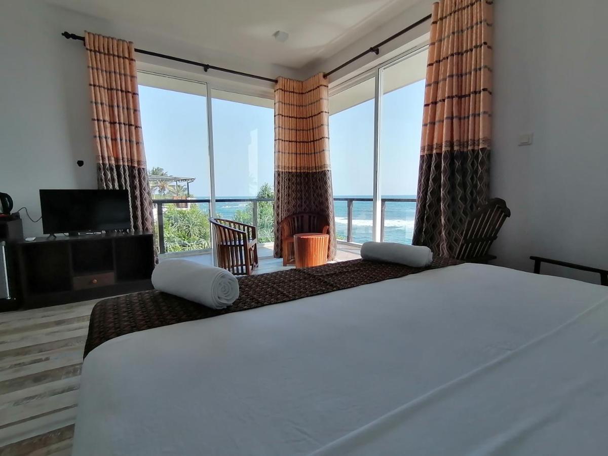 Ara Beach Resort Mirissa Buitenkant foto