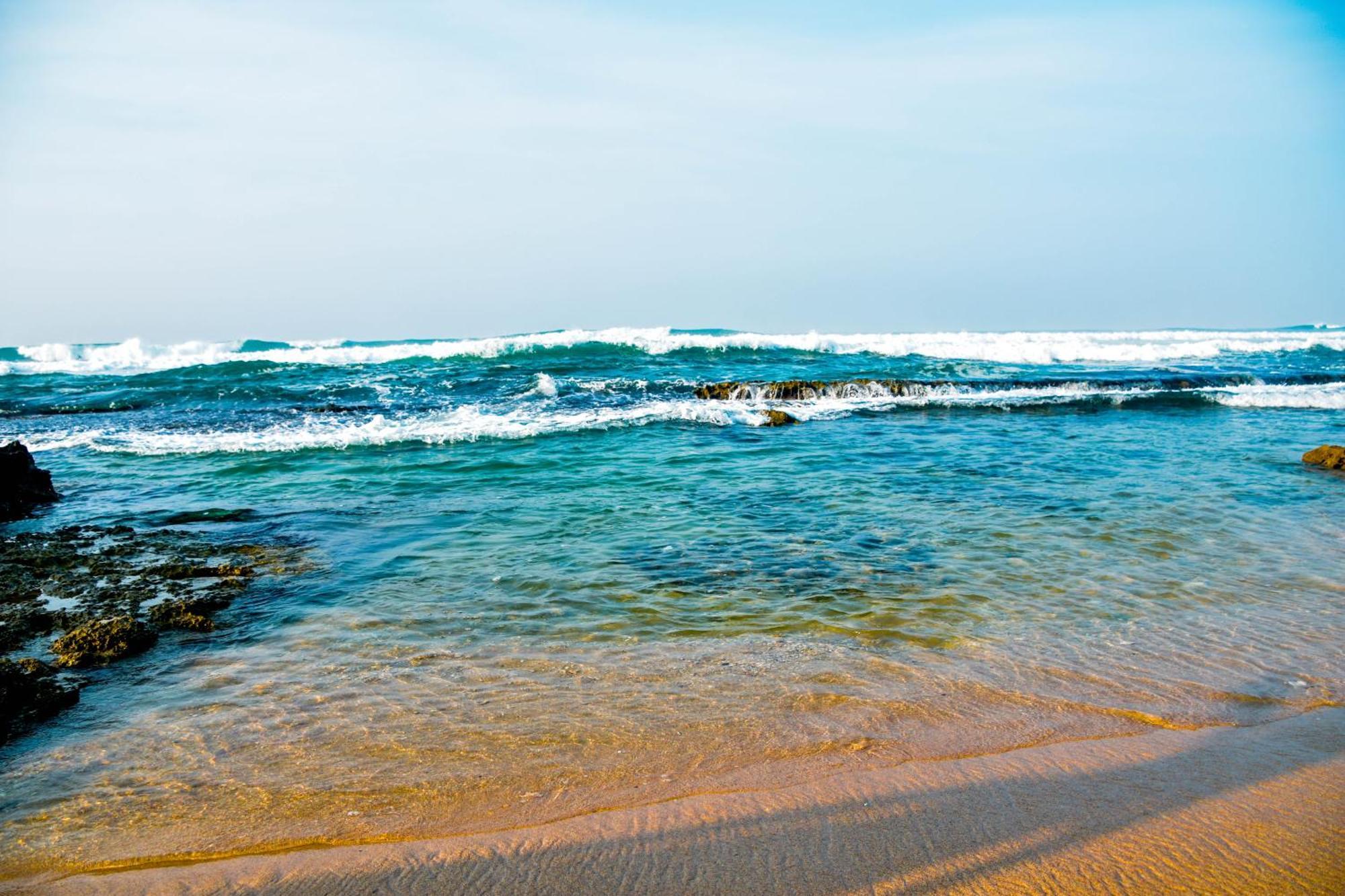 Ara Beach Resort Mirissa Buitenkant foto