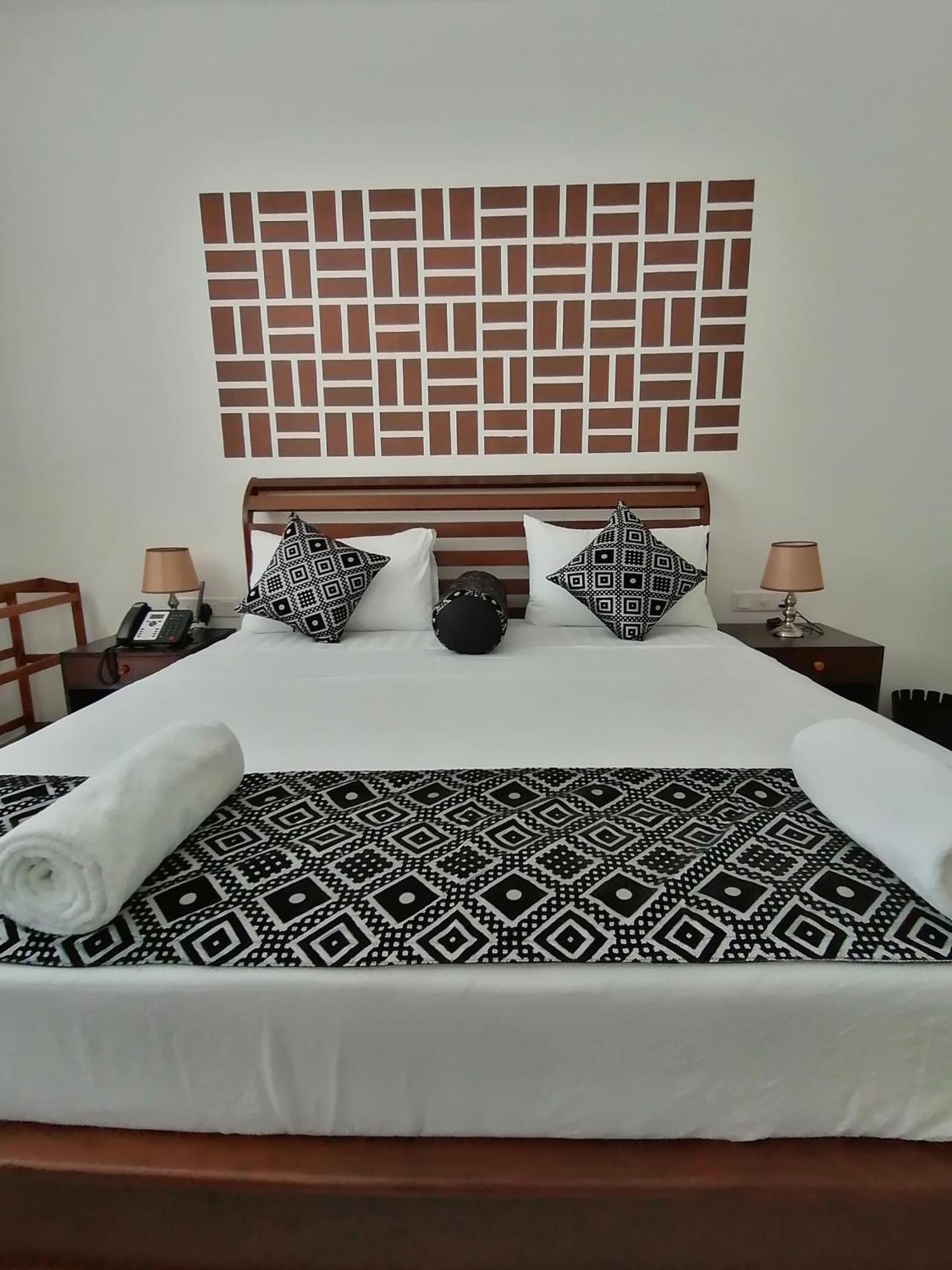 Ara Beach Resort Mirissa Buitenkant foto