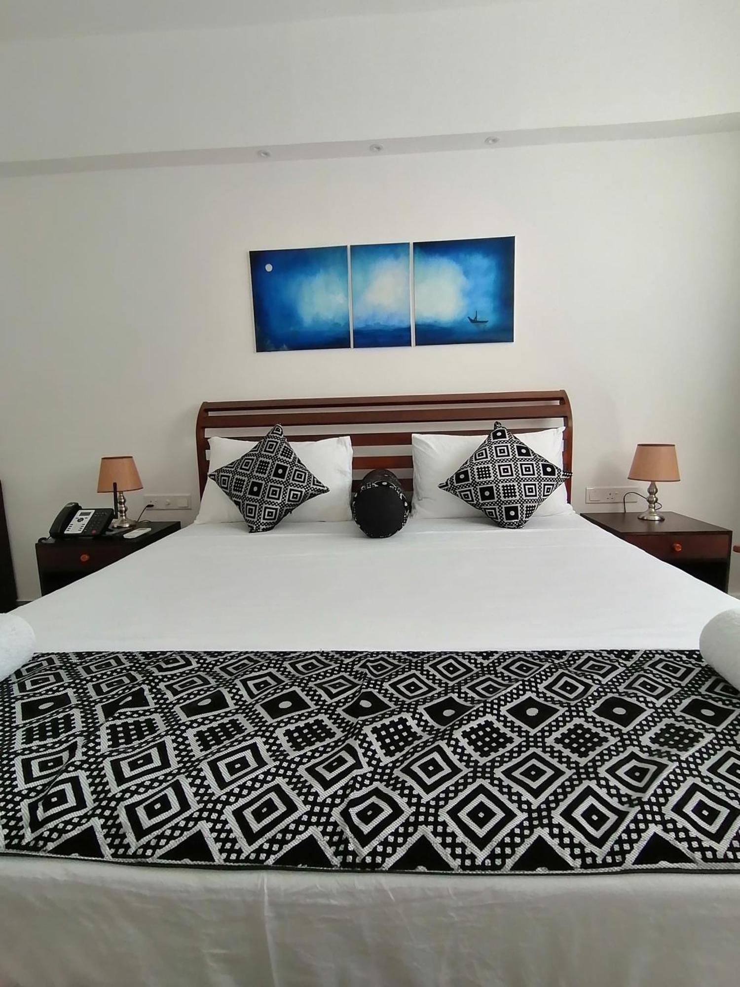 Ara Beach Resort Mirissa Buitenkant foto